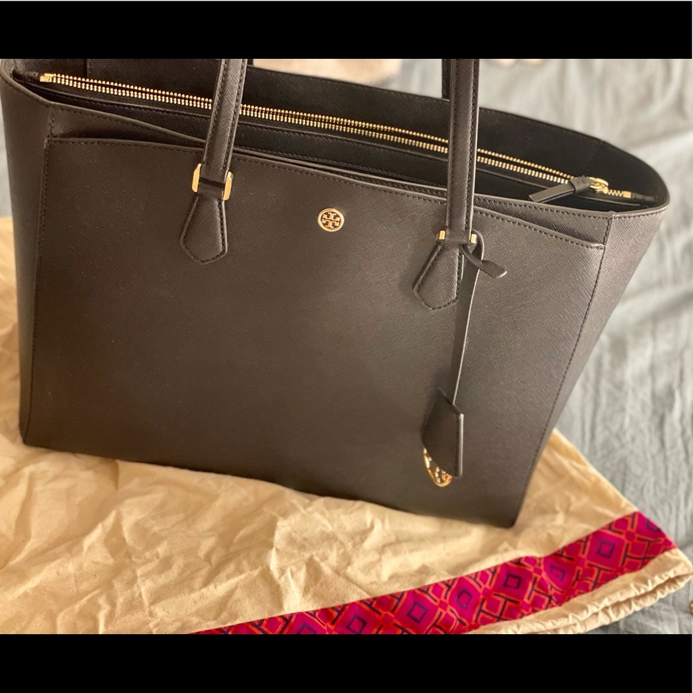 Authentic tote Tory Burch